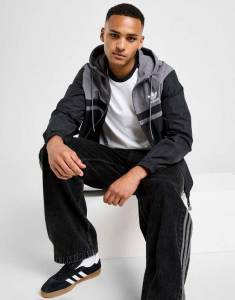 Veste coupe vent vintage Adidas à 55 €