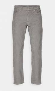 Jean Slim en velours Levi's 51, Tailles du 28 au 38 à 49.95 €