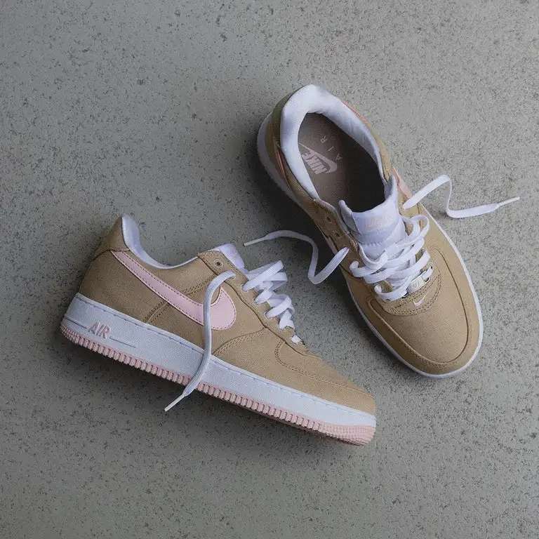 Baskets Nike Air Force 1 Low Linen Canvas - Tailles du 35,5 au 41 (via remise au panier) à 54.4 €